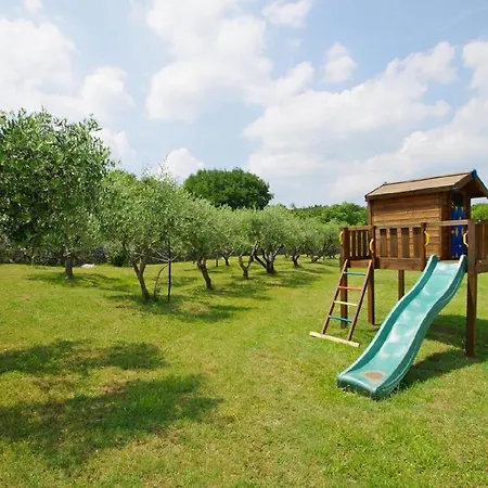 Apartamento In Mit Grill Und Garten Rakalj