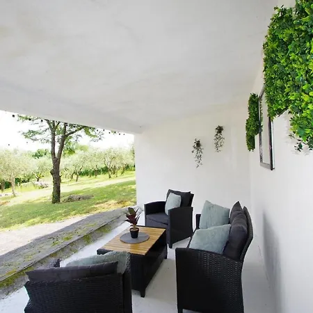 In Mit Grill Und Garten